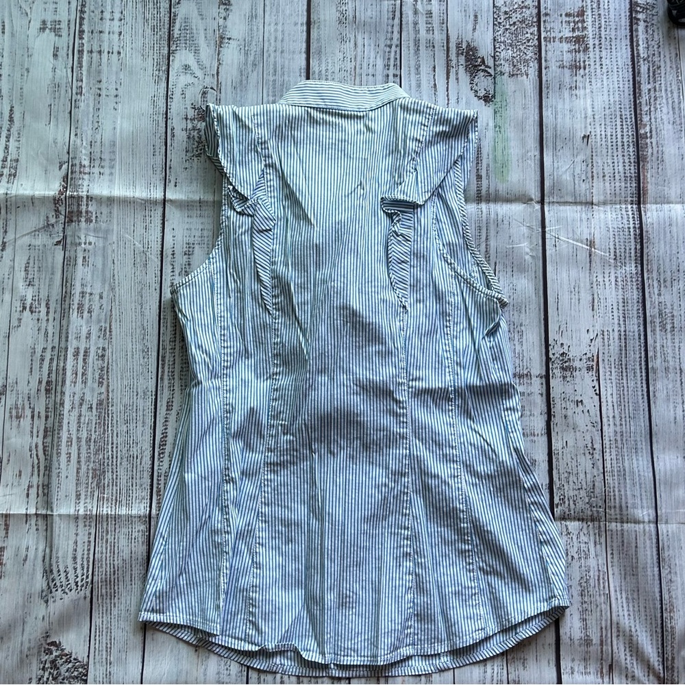 Express Ruffle Striped Top - Picture 2 of 3